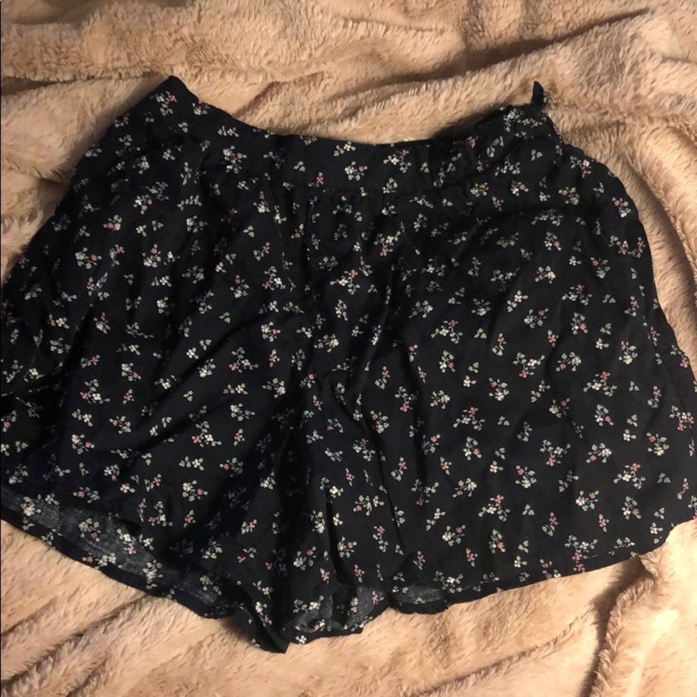 Gap kids loose floral shorts